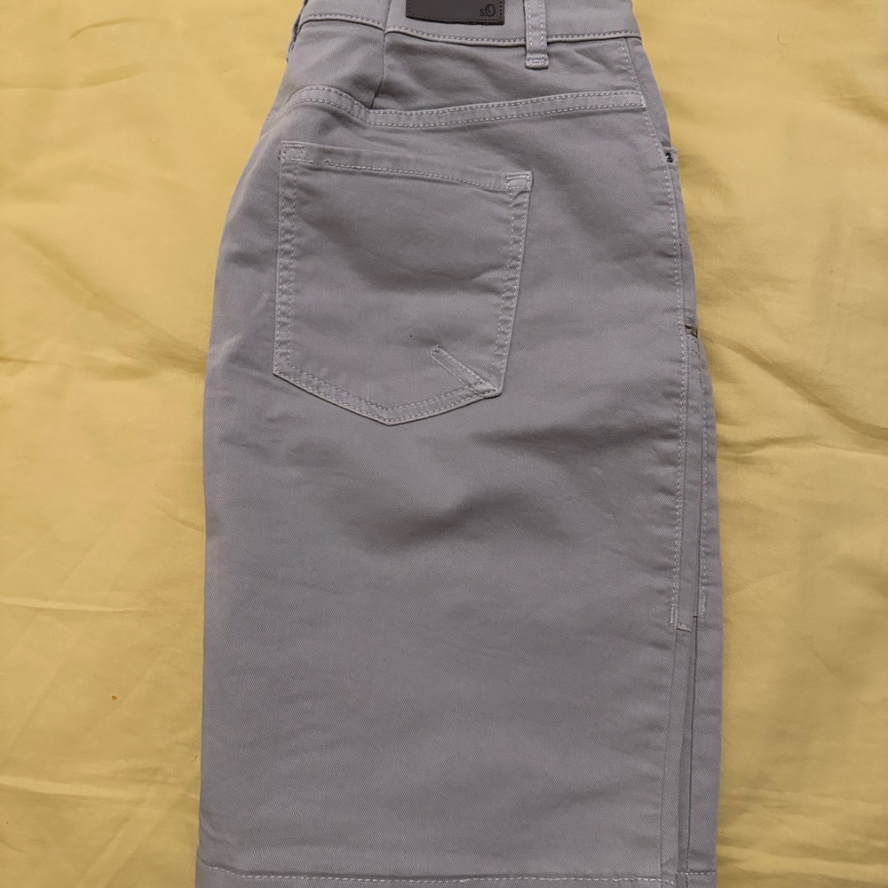 Skirts - Picture 2 of 3